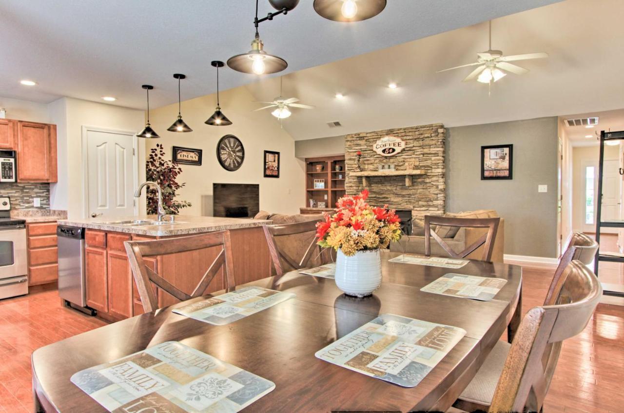Home With Community Pool - 2 Miles To The Island! Pigeon Forge Buitenkant foto