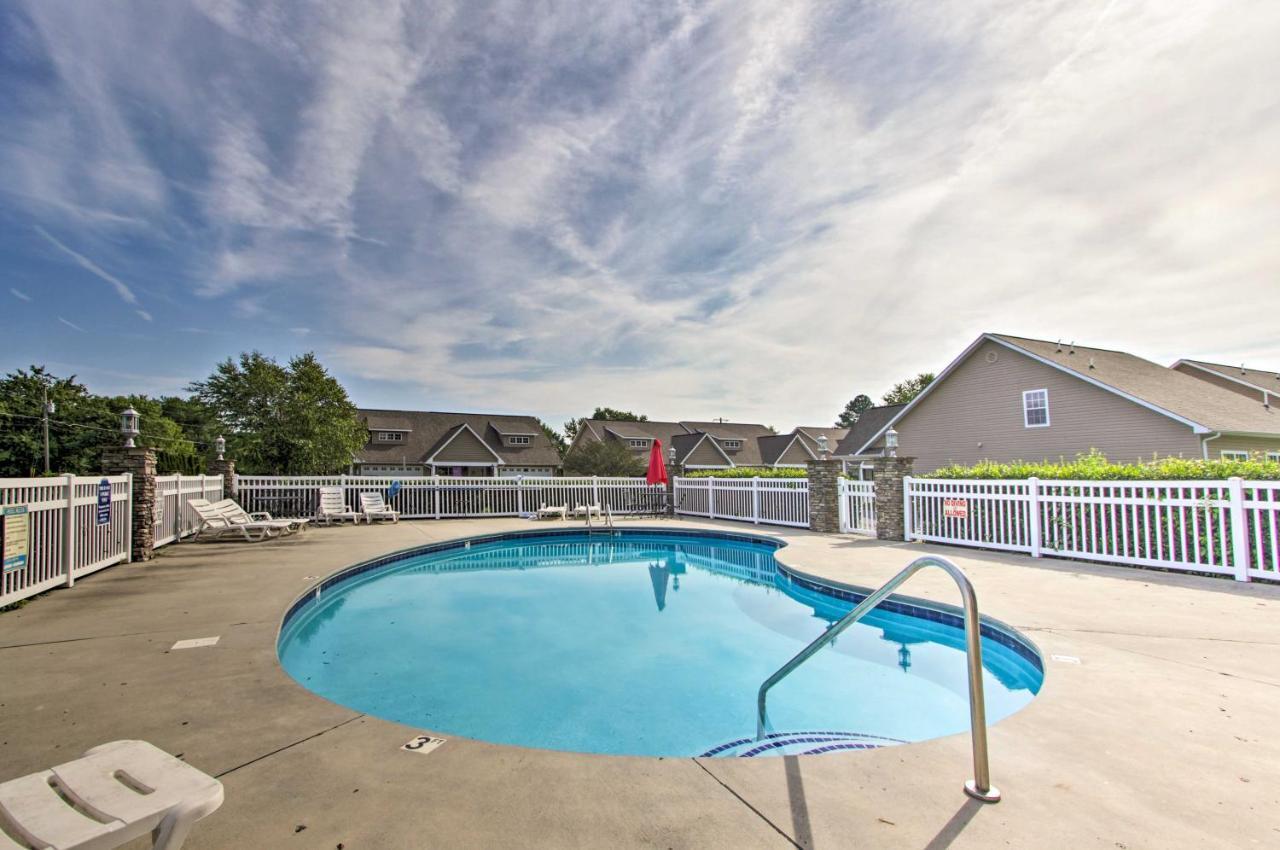 Home With Community Pool - 2 Miles To The Island! Pigeon Forge Buitenkant foto