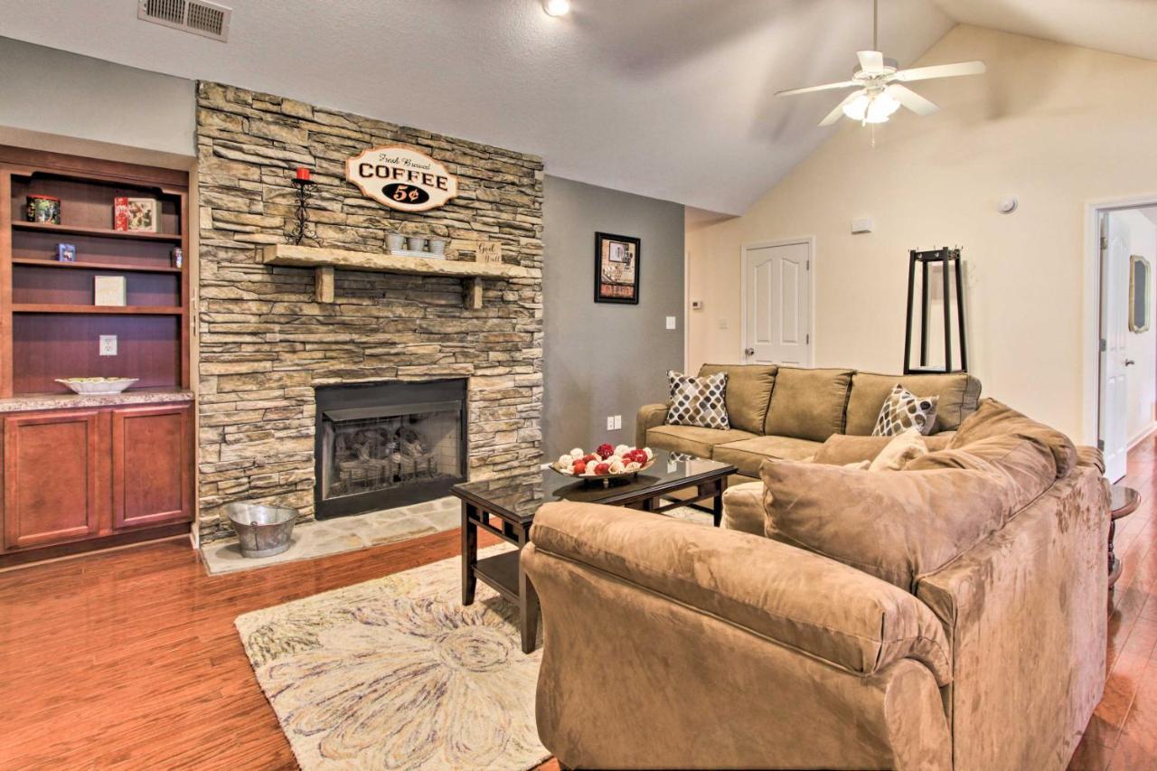Home With Community Pool - 2 Miles To The Island! Pigeon Forge Buitenkant foto